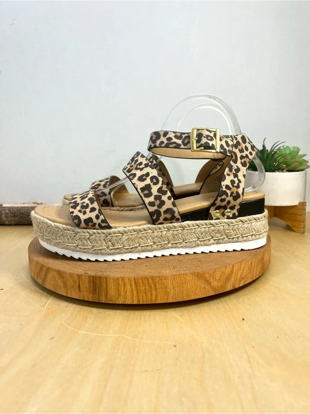 NWT Soda Bryces Cheetah Print Platform Espadrille Sandals Size 10